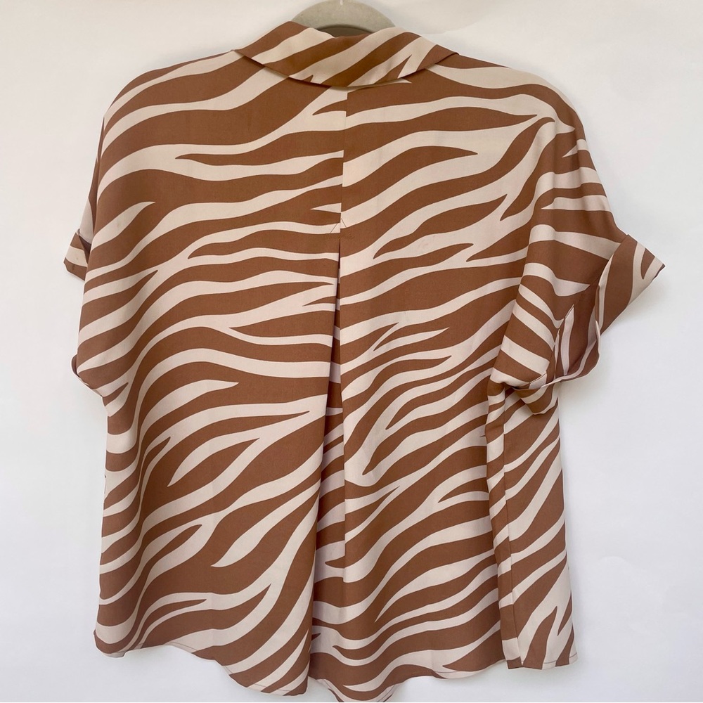 Ann Taylor Dolman Zebra Tan White Short Sleeve Top Collared Medium - Picture 5 of 8